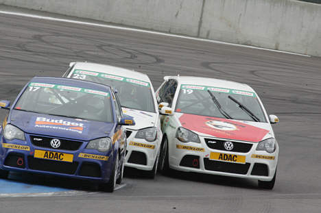 Close race som det kun kan opleves et helt løb igennem i ADAC Volkswagen Polo Cup!